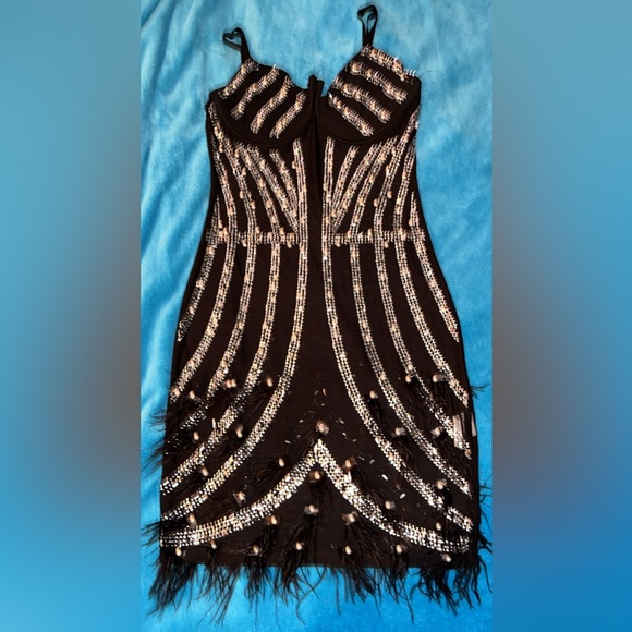 Sequin Pearl Fringed Hem deep V-neck party dress - Picture 3 of 3